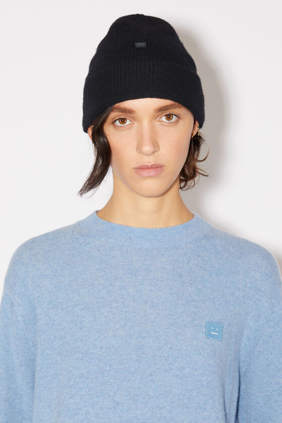 (image for) Leading Micro face patch beanie